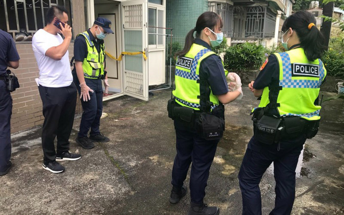 Tới đòi nợ tiền thuê phòng, chủ nhà sốc nặng với cảnh tượng rùng rợn bên trong Ảnh 2