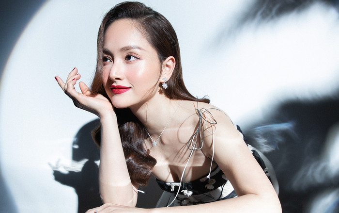 Lan Phương đẹp mặn mà, yêu kiều trong thiết kế voan khoe trọn đường cong quyến rũ Ảnh 2