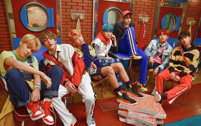 Danh sách bản hit vượt 300 triệu lượt stream của BTS trên nền tảng âm nhạc quốc tế lại có thêm cái tên mới Ảnh 2
