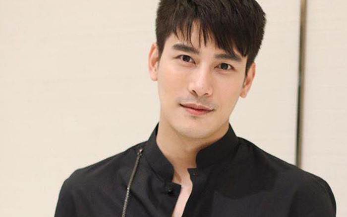 Boy Pakorn sẽ thay thế Ken Phupoom trở thành nam chính trong series phim nhiều phần 'Gián điệp son môi' Ảnh 2