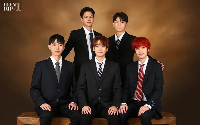 Tung ảnh kỷ niệm 10 năm debut concept 'đại gia đình', TEEN TOP hé lộ luôn bất ngờ kép tặng fan… Ảnh 2