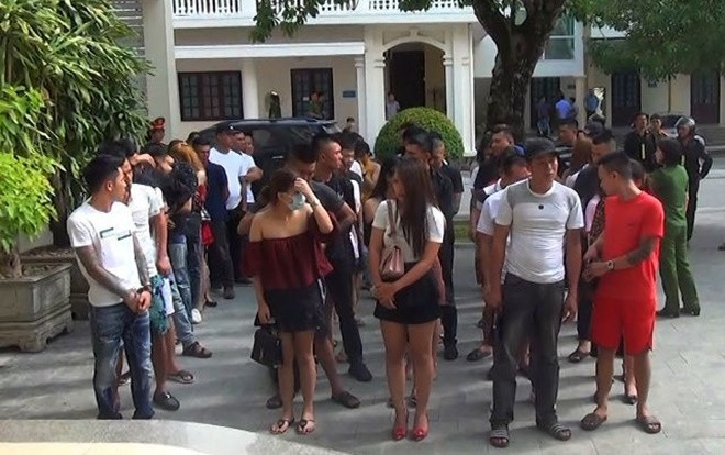 54 nam, nữ thanh niên tổ chức 'tiệc ma túy' mừng sinh nhật trong quán karaoke ở Thanh Hóa Ảnh 2