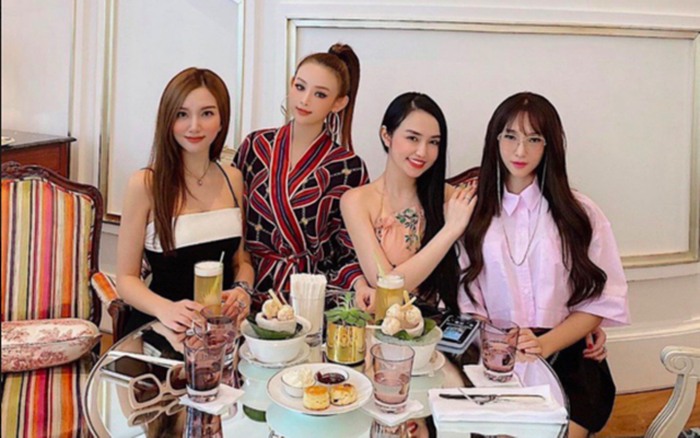 Dàn hotgirl Hà Thành hội ngộ chung một khung hình, ai cũng chồng con đề huề trừ Hạnh Sino Ảnh 2