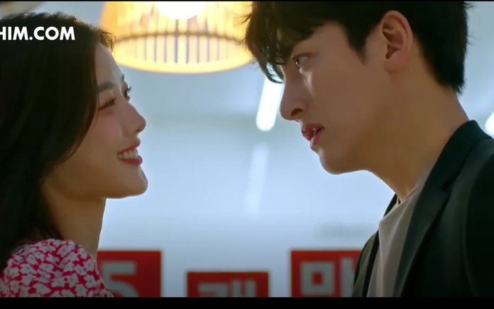 Backstreet Rookie - Kim Yoo Jung tự luyến số một thì không ai dám nhận về số 2: Tôi thấy tội cho bạn gái của anh vì anh sẽ phải lòng tôi thôi' Ảnh 2