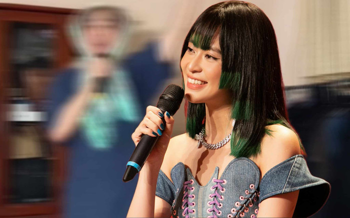 Chàng trai 'cà khịa' Hoàng Thùy Linh hát live, thu về hàng triệu lượt xem Ảnh 2