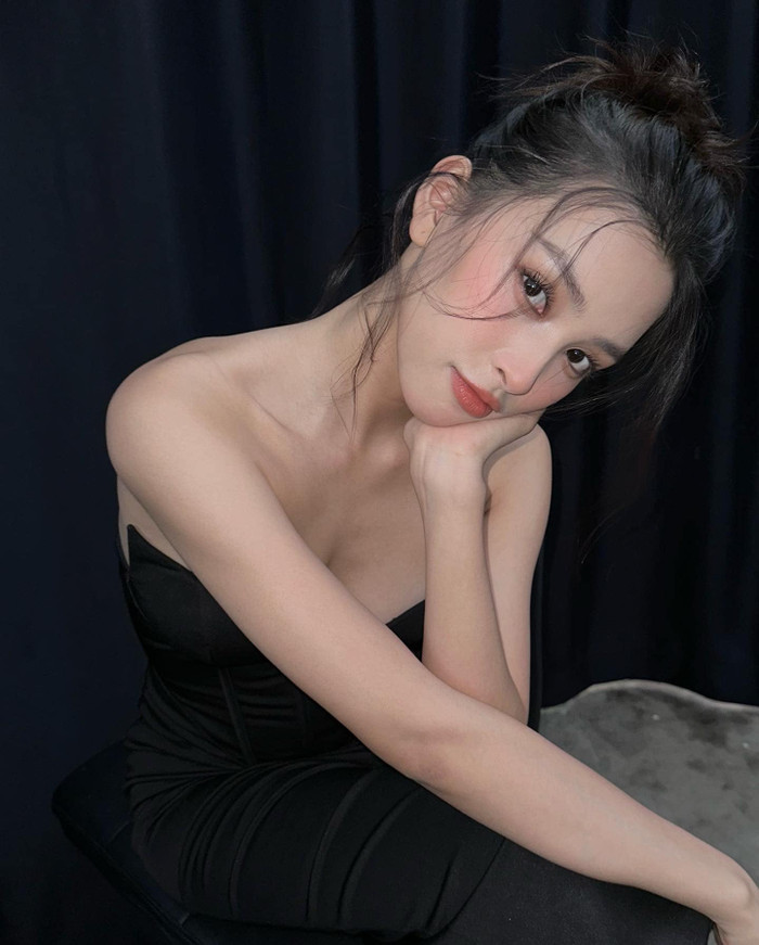 Tiểu Vy là nàng hậu được mệnh danh 'nghìn năm có một' trong giới nhan sắc.