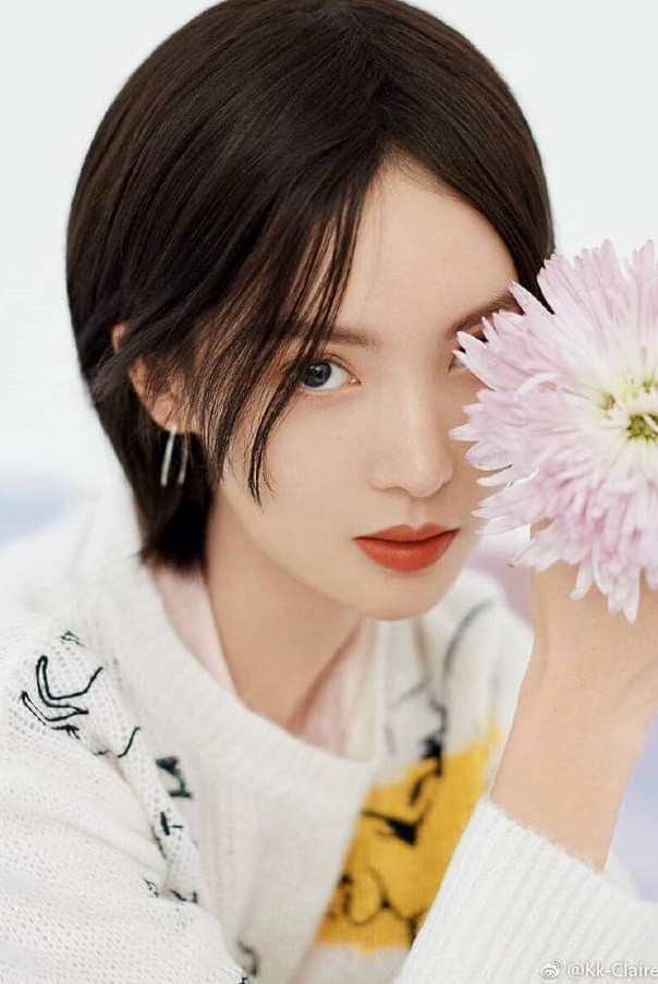 Mỹ nữ chiếm ngôi nữ hoàng quảng cáo của Địch Lệ Nhiệt Ba chỉ nhờ 1 bộ phim Ảnh 1