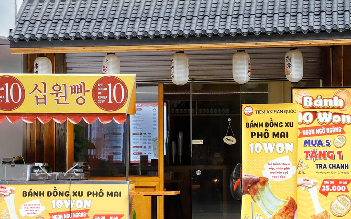 Từng khiến giới trẻ xếp hàng dài đợi mua, cửa hàng bánh đồng xu giờ đây dần ế ẩm Ảnh 2