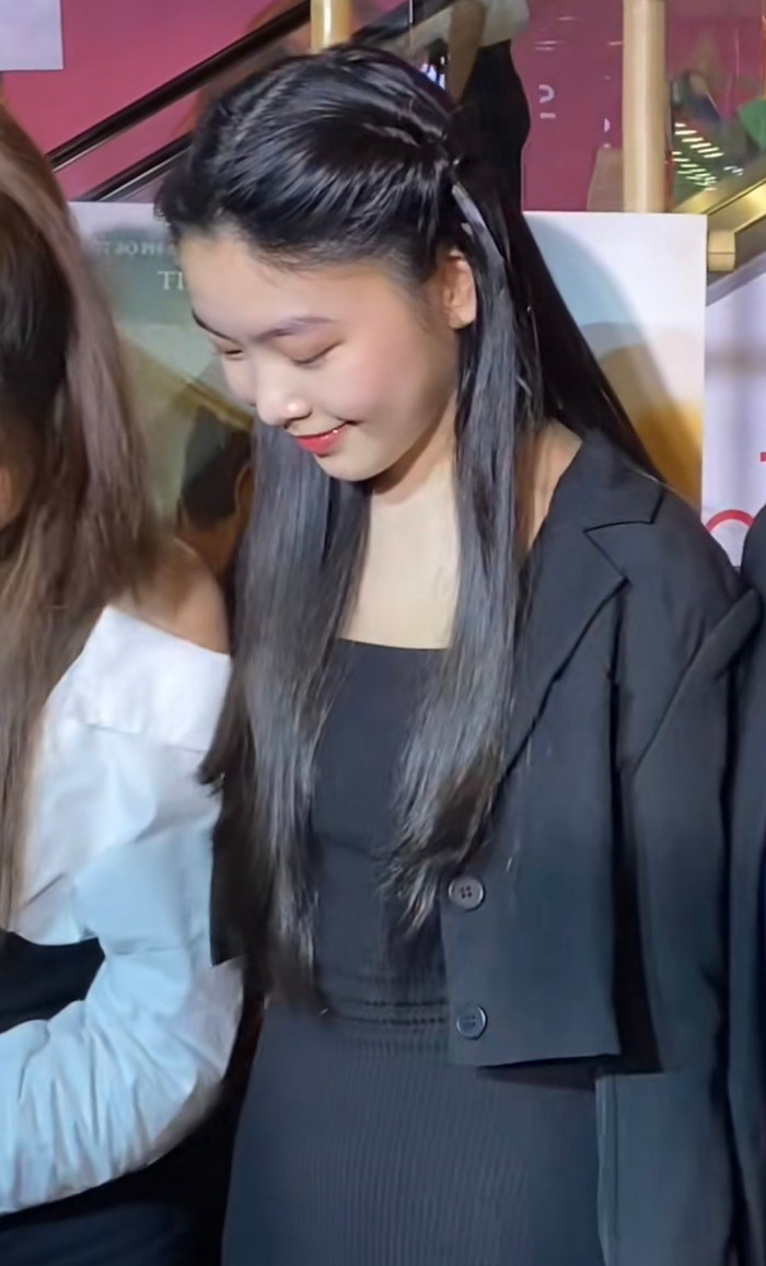 Lọ Lem cân trọn cam thường.