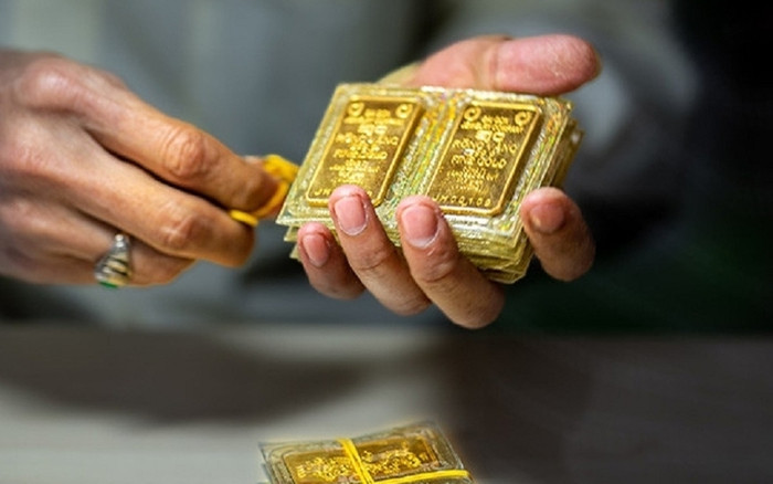 Giá vàng hôm nay (12/10): Vàng SJC tăng sốc, vượt mốc 70 triệu đồng/lượng Ảnh 2