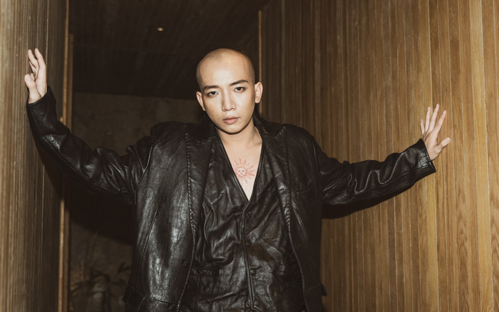 Nam ca sĩ Việt hợp tác cùng ekip sản xuất âm nhạc cho BTS: Danh tính chẳng xa lạ Ảnh 2