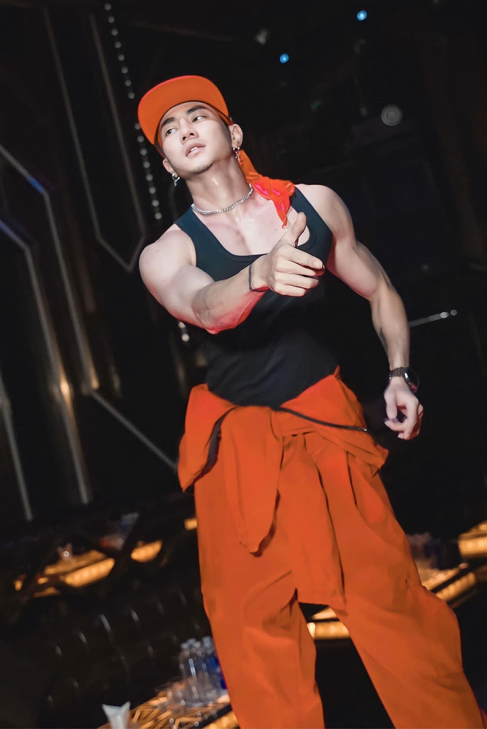 Lễ viếng diễn viên Khánh Tùng diễn ra tại nhà riêng từ chiều 11/10 đến sáng 13/10, sau đó hỏa táng và chôn cất ở quê nhà Thái Nguyên.&nbsp;