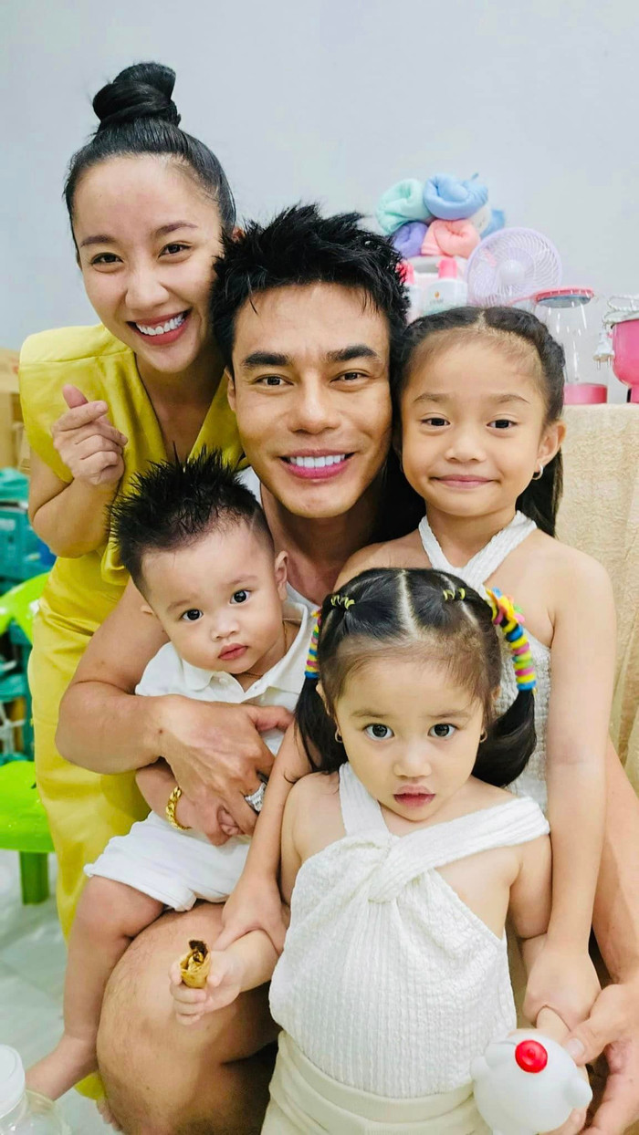 Hiện tại Lê Dương Bảo Lâm và Quỳnh Quỳnh có ba người con. Ngoài thời gian dành cho công việc, nam diễn viên luôn cố gắng cùng vợ chăm sóc, quan tâm đến các con