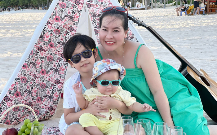 Vợ Quý Bình cảm thấy may mắn khi được chồng con hậu thuẫn Ảnh 2