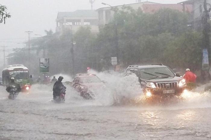 Hôm nay (13/10): Miền Trung đón mưa lớn, nhiều vùng cả nước thời tiết rất xấu Ảnh 1