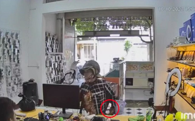 Vào nhà người lạ xin cốc nước, bà cô bắt tắt quạt và diễn biến bất ngờ sau đó Ảnh 2