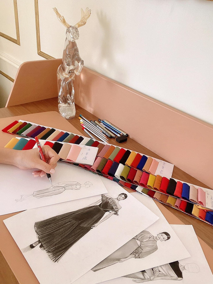 Siêu mẫu Huỳnh Thanh Tuyền giữ chức Phó Tổng giám đốc công ty Cát Tiên Sa, đồng thời kinh doanh lĩnh vực thời trang.