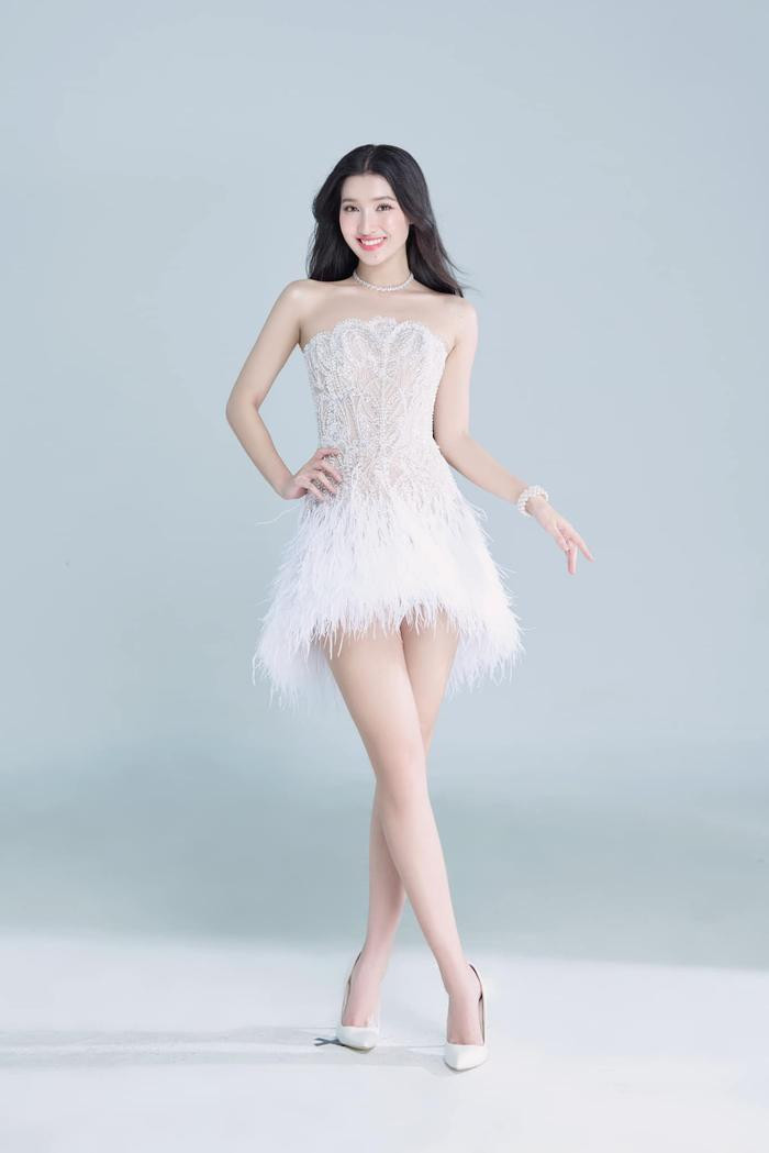 Phương Nhi úp mở thiết kế 'Evening Gown' tại MI, netizen thở phào nhẹ nhõm Ảnh 1