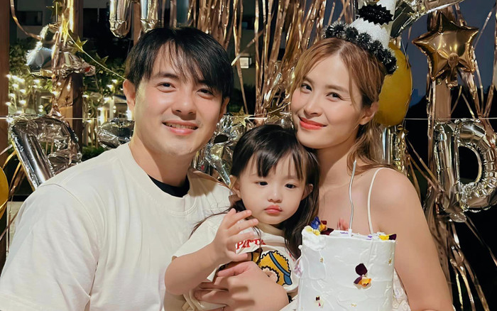 Đông Nhi khoe ảnh tuổi mới, spotlight lại bị nhóc tỳ Winnie chiếm hẳn Ảnh 2
