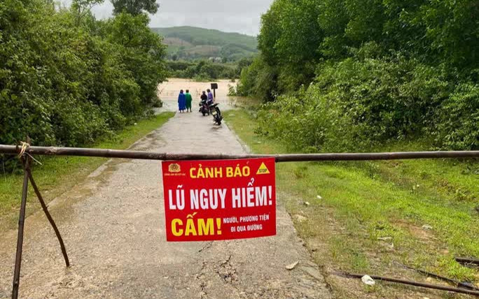 Mưa lũ miền Trung: Một nam sinh lớp 8 bị nước cuốn trôi Ảnh 2