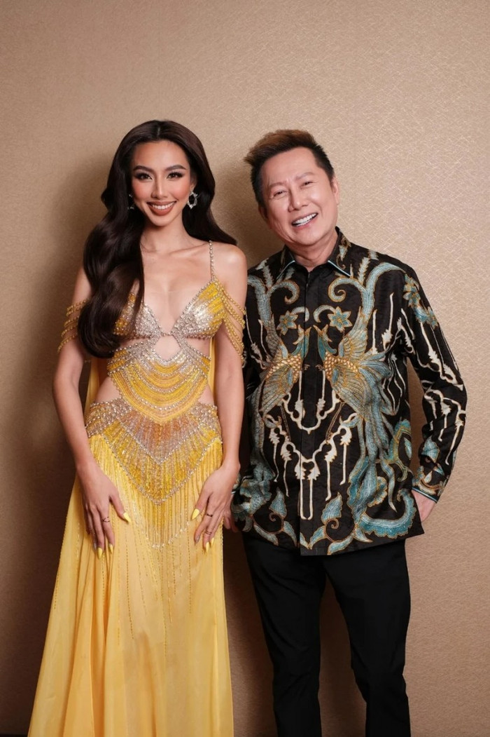 Tại thời điểm khi Hoa hậu Thùy Tiên đăng quang và xuyên suốt nhiệm kỳ của cô, ông Nawat đều ra sức khen ngợi sự chăm chỉ, nhiệt huyết của người đẹp