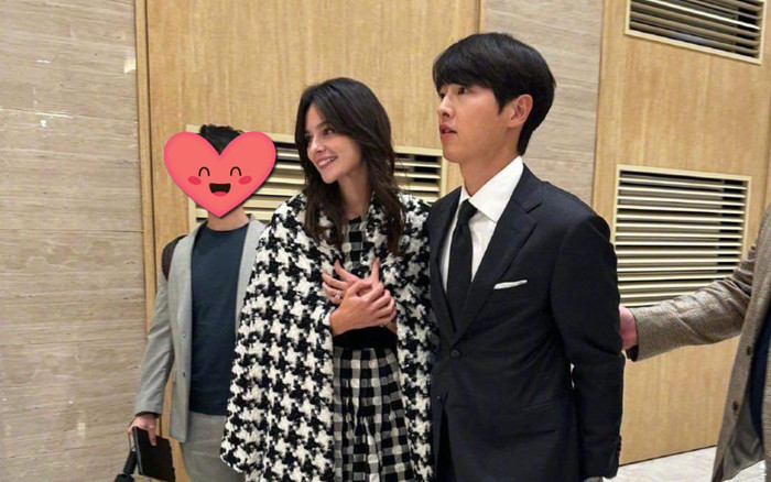 Vợ Song Joong Ki lần đầu lộ diện sau khi sinh, nhan sắc gây chú ý Ảnh 2