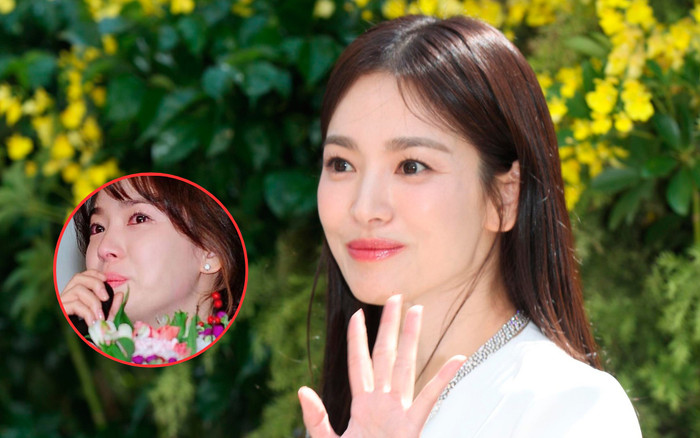 Khoảnh khắc Song Hye Kyo khóc không ngừng tại sự kiện bị đào lại Ảnh 2