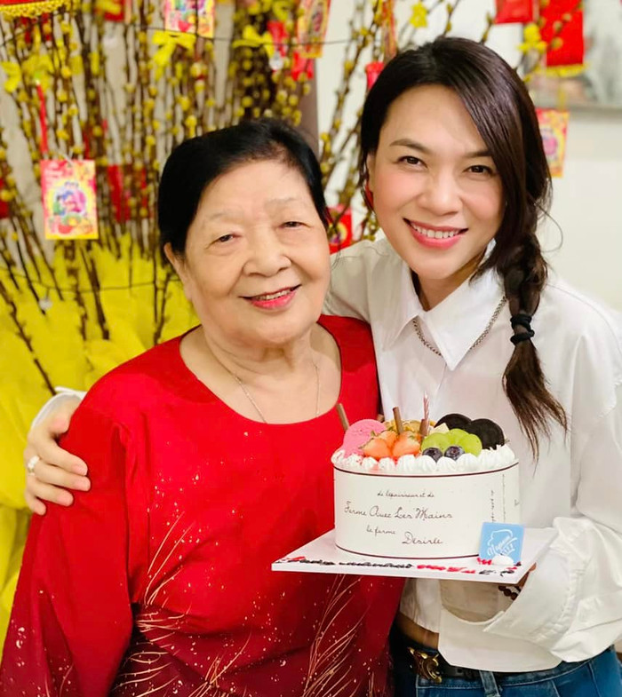 Cô dành những lời hết sức giản dị nhưng ngọt ngào đến sinh nhật đấng sinh thành.