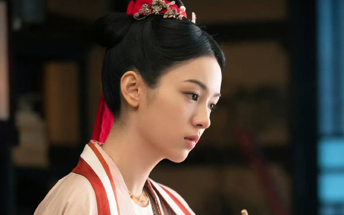 Tiểu hoa 95 được khen khí chất danh môn quý nữ, tạo hình xấu cũng không thể dìm Ảnh 2