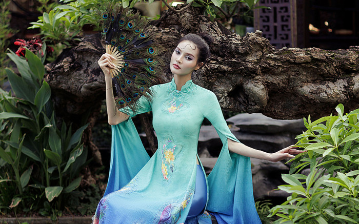 Học trò Hương Giang 'lột xác' ngoạn mục trong loạt ảnh áo dài Ảnh 2