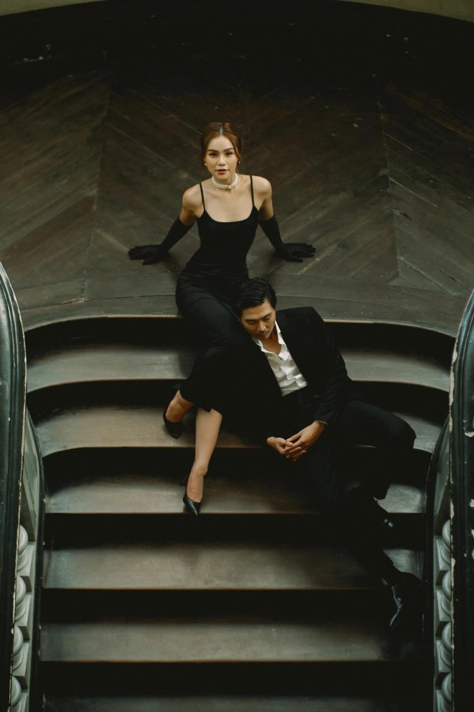 Cặp đôi được gia đình hai bên chấp thuận, ủng hộ, thậm chí bố mẹ của Thu Trang từng dành mua thức ăn, thuốc gửi từ Hà Nội vào TP.HCM cho Quang Sơn trong thời gian nam người mẫu điều trị ung thư. 