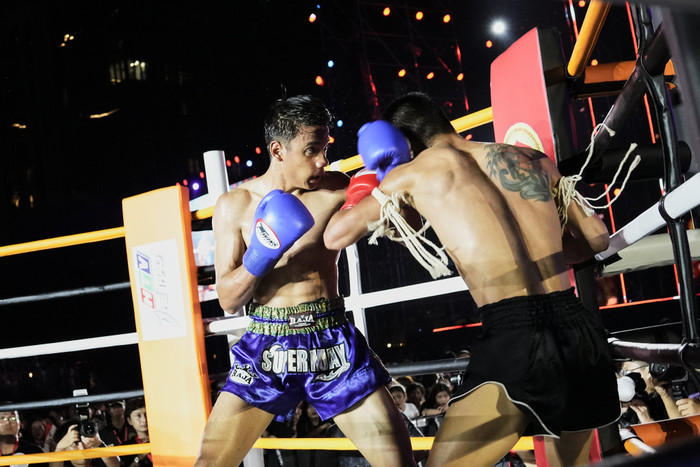 Các trận đấu võ thuật cũng năm trong sự kiện.