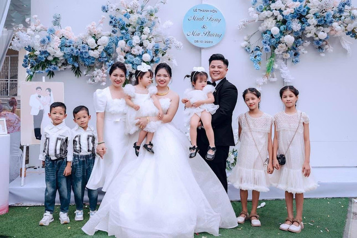 Bức ảnh về những cặp song sinh gây chú ý trên MXH