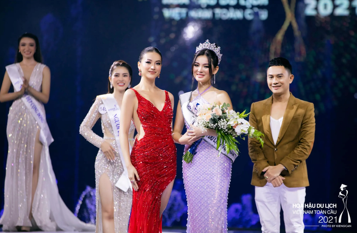 Sau khi về nước, nàng hậu thi thoảng tham gia các sự kiện giải trí nhưng không tạo được tiếng vang. (Ảnh tổng hợp)
