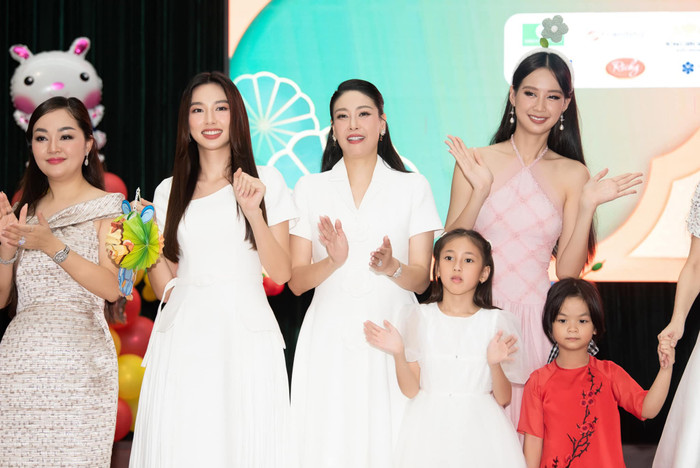 Sau 2 năm kết thúc nhiệm kỳ, sức hút của Thuỳ Tiên vẫn chưa có dấu hiệu hạ nhiệt. (Ảnh: FBNV)