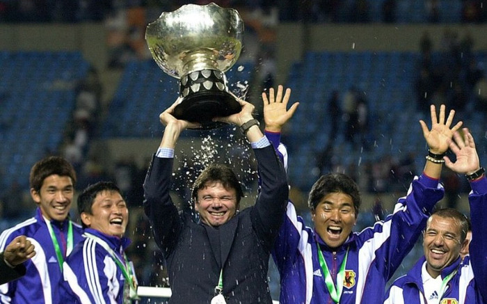 Hào quang quá khứ của ông Troussier không quan trọng bằng kết quả hiện tại Ảnh 2