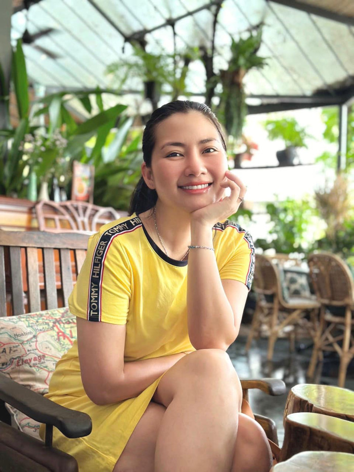 Ở ngoài đời thực, Ngọc Lan vốn sở hữu nhan sắc trẻ trung, tươi tắn hơn so với tuổi thật