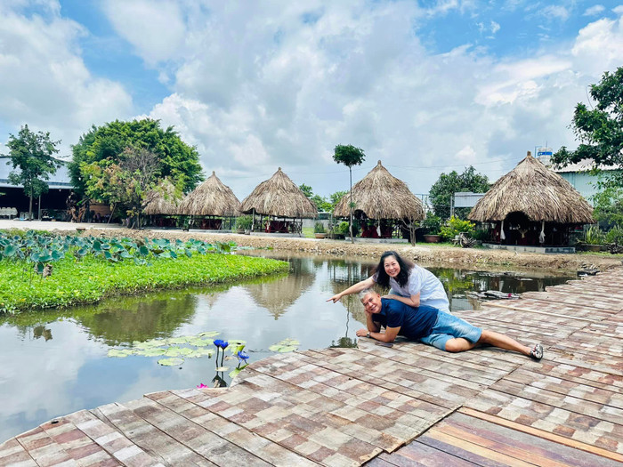 Ông xã NSND Hồng Vân luôn là người đồng hành, hỗ trợ cô suốt thời gian giảm cân.