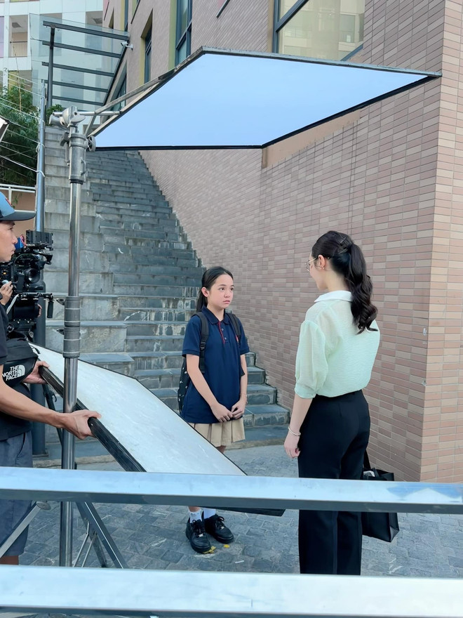 Sao nhí lấy nước mắt khán giả ở Thương Ngày Nắng Về tái xuất cùng Huyền Lizzie Ảnh 3