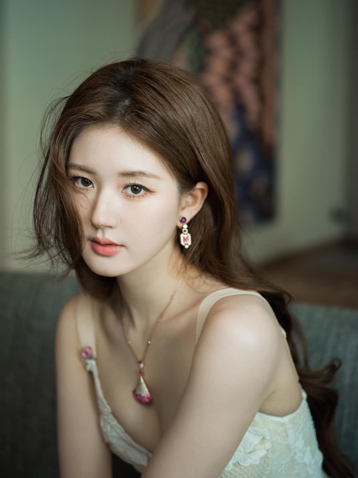 Triệu Lộ tư công khai bạn trai sau 2 năm hẹn hò, danh tính nhà trai gây chú ý Ảnh 3