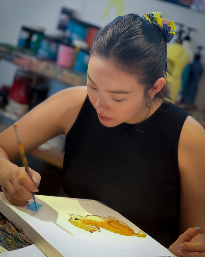 Khi mang thai con trai, Minh Hằng hạn chế đi làm và dành thời gian để nghỉ ngơi, đi du lịch và làm những điều bản thân yêu thích