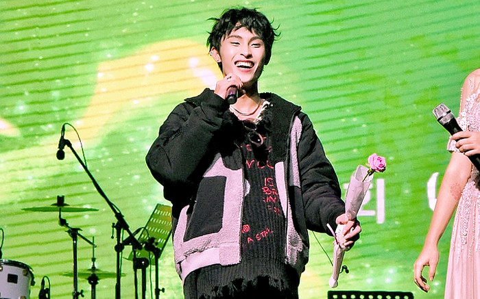 Wren Evans hát tại đêm nhạc ở Hàn Quốc, bất ngờ trước phản ứng của khán giả Ảnh 2