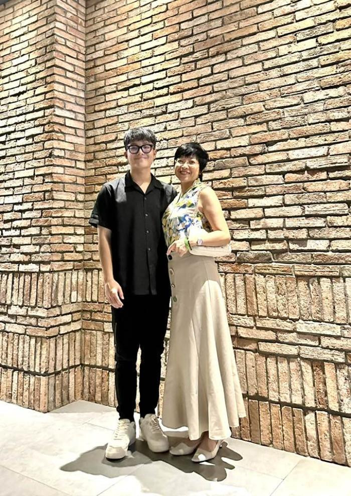 Quý tử nhà MC Thảo Vân được netizen khen ngợi vì điển trai, học giỏi.