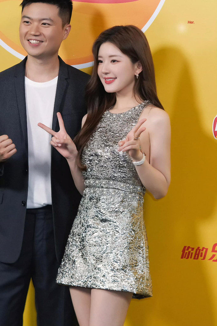 Triệu Lộ Tư muối mặt vì fan nhầm lẫn tai hại, đắc tội với nhân vật quyền lực Ảnh 3