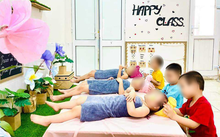 Để bé trai massage cho bé gái dịp 20/10 gây tranh cãi, trường mầm non nói gì? Ảnh 2