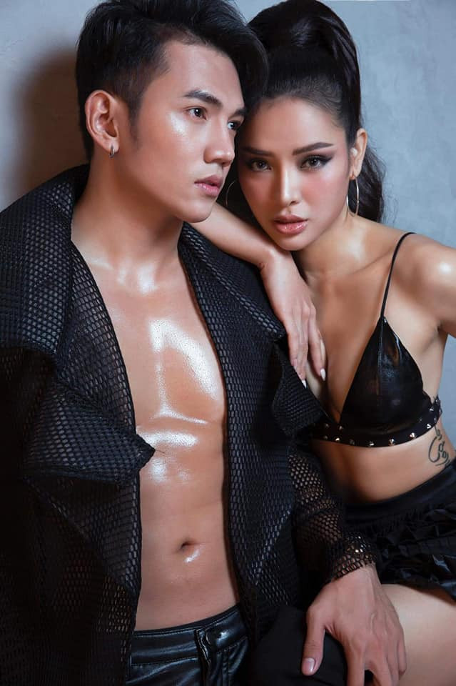 Lý Bình rất yêu thương vợ.