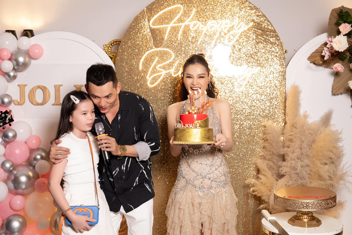 Cô cho biết, mẹ chồng rất tân tiến về suy nghĩ và phong cách. 