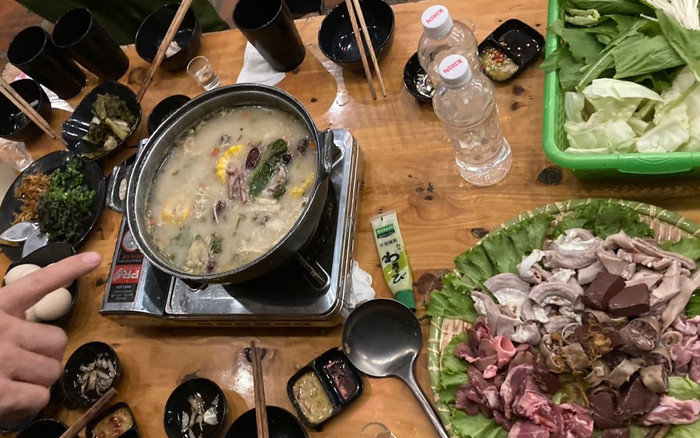 Đã tìm ra nguyên nhân khiến 5 người nhập viện sau 10 phút ăn lẩu ở quán vỉa hè Ảnh 2