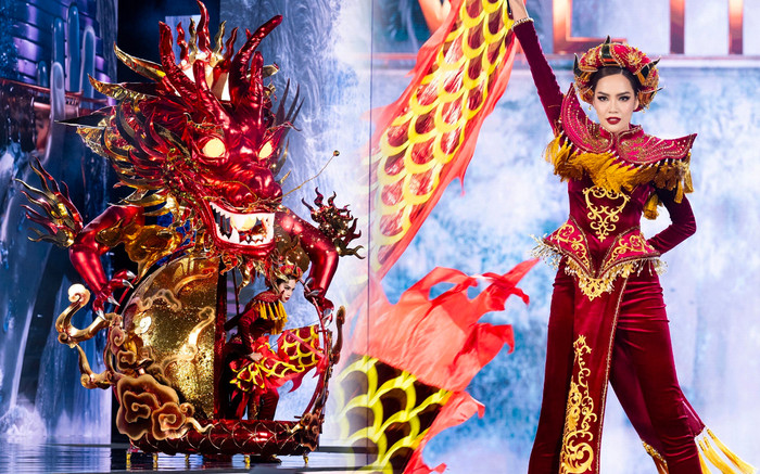 Động thái đầu tiên của Lê Hoàng Phương sau đêm trình diễn National Costume? Ảnh 2