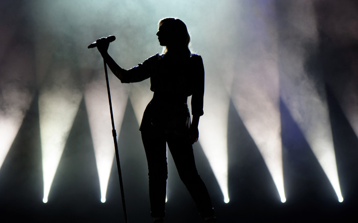 Nữ ca sĩ nổi tiếng nhưng cuộc đời bi kịch: Bị điếc, sảy thai khi đang chạy show Ảnh 2